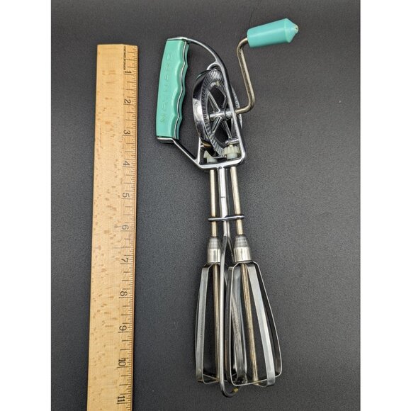Vintage 1950's Maynard Mint Green Hand Mixer - Picture 5 of 5